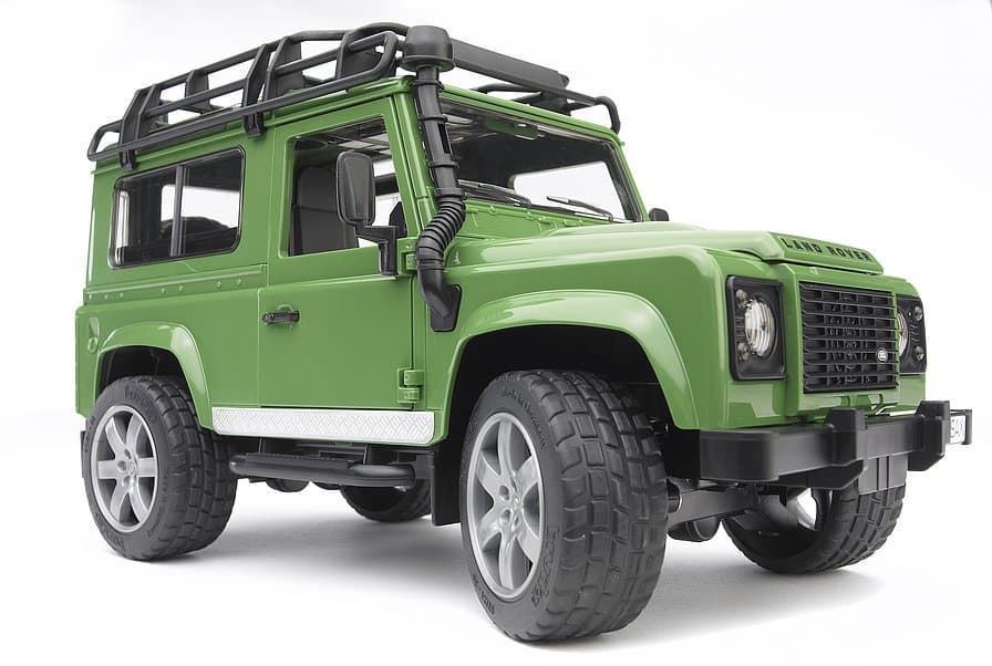 Coche De Juguete LAND ROVER STATION Escala 1:16 BRUDER 02590 DESC. - Imagen 2